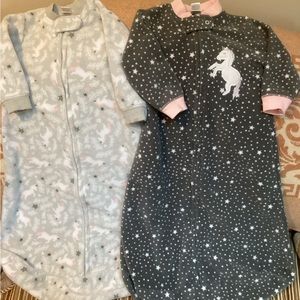 Baby 2 zippered sleep sacks Unicorns pink  & gray size 0 to 9 months long sleeve